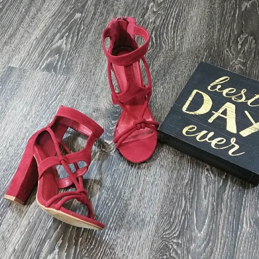 🆕 Knotted Toe Strappy Wine Thick Heels